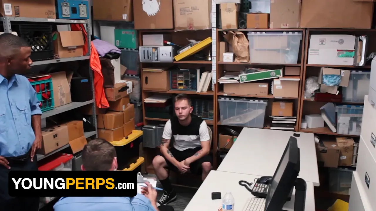 Loss prevention officer drills dumb stealing boy bareback and cums on his balls