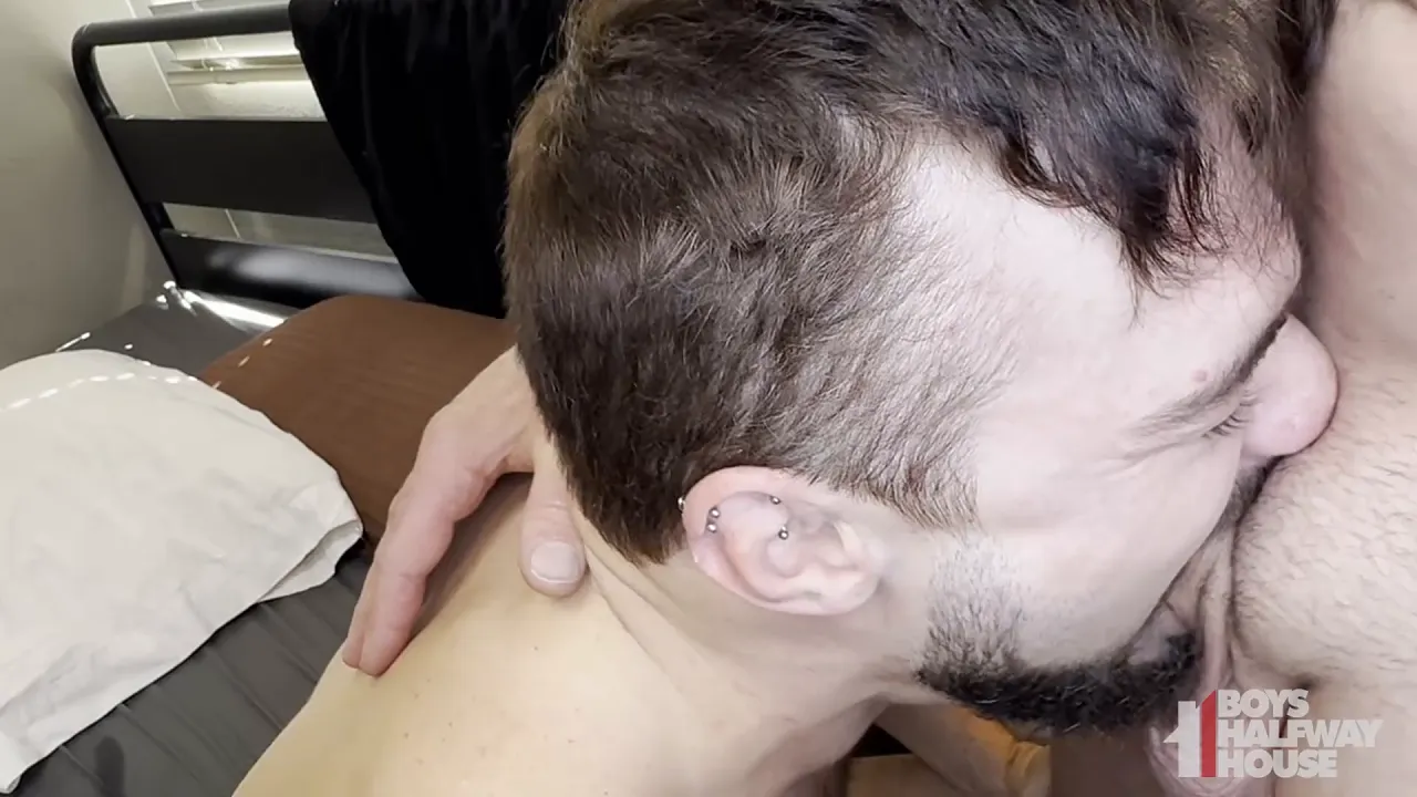 Gay jock Pierce Paris fucks Aiden Tyler's mouth and ass bareback