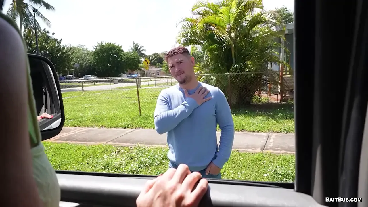 Gay bareback hookup in car with big dick blowjob and cumshot