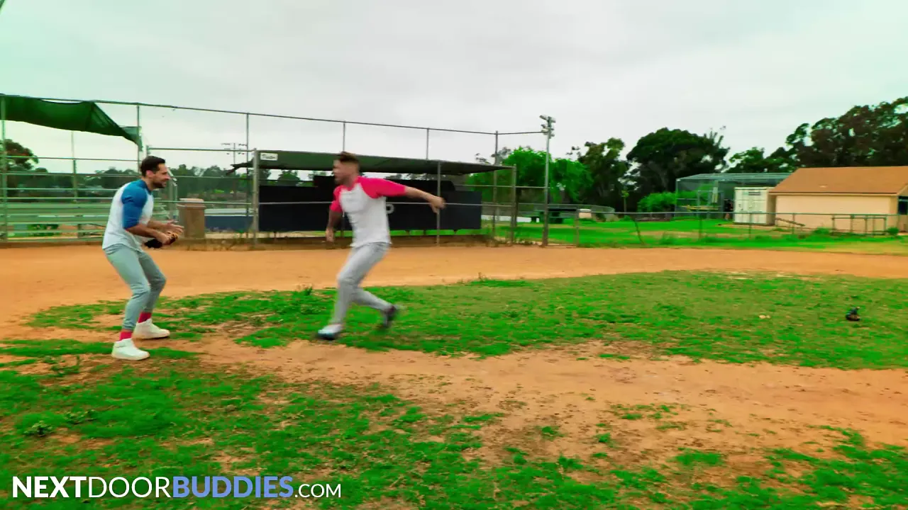 Muscular baseball players David Skylar and Roman Todd fuck after practice