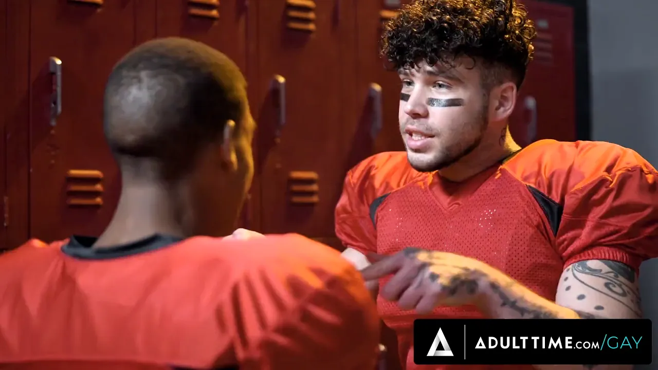 HETEROFLEXIBLE - football jock joseph castlian taunts Adrian Hart into locker room bareback