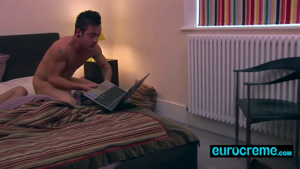 Gay twinks with big dicks suck each other and have sex