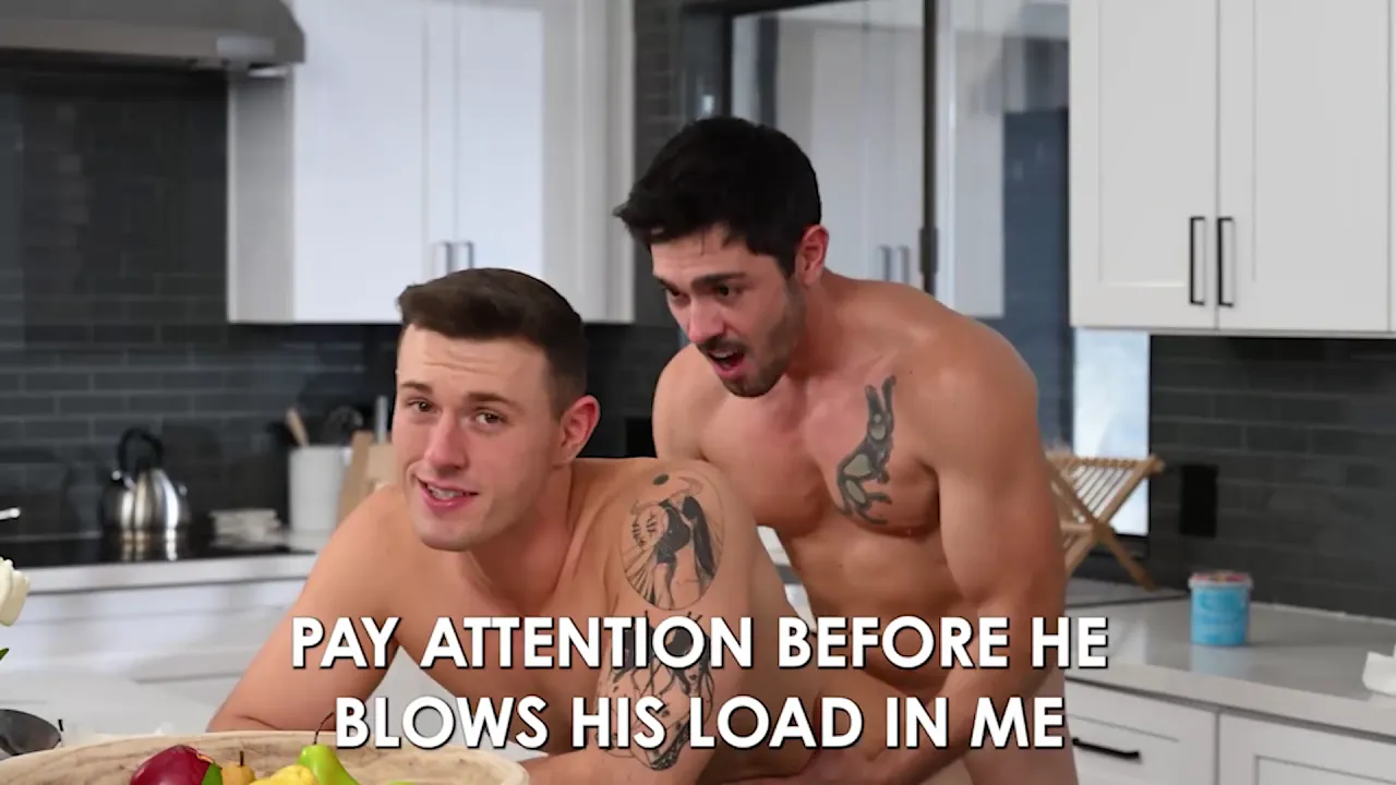 Gay hunk Gabriel Ryder fucks Latino stud raw in Madrid