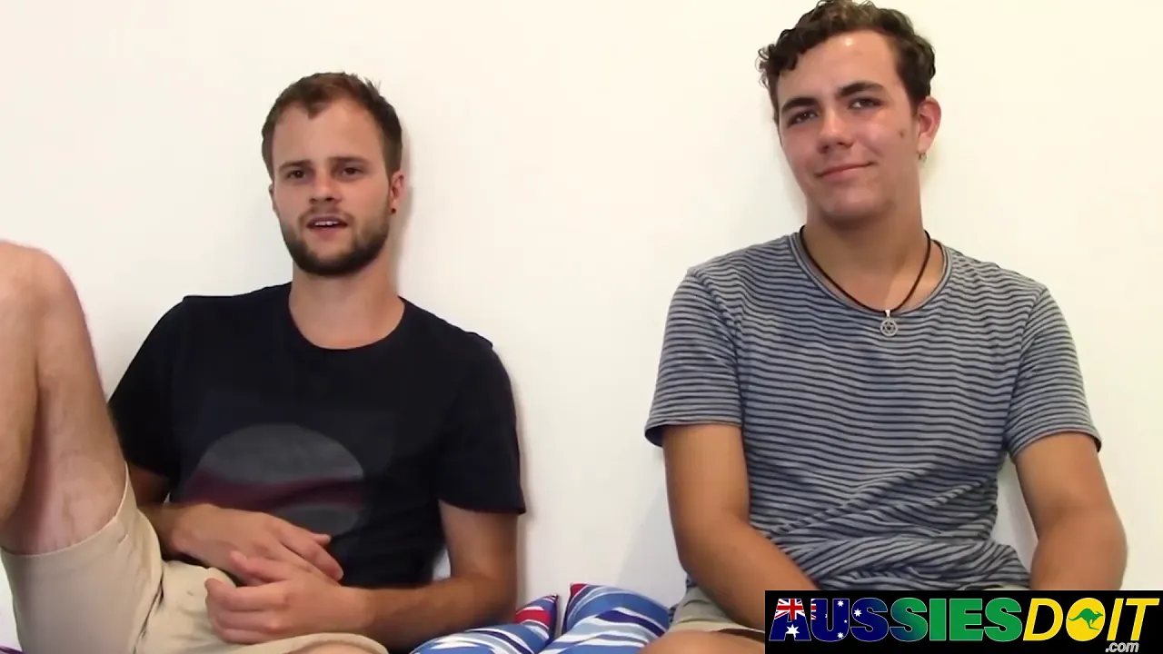 Gay casting video of hot Aussie model Maxime watching Luke perform a blowjob and handjob