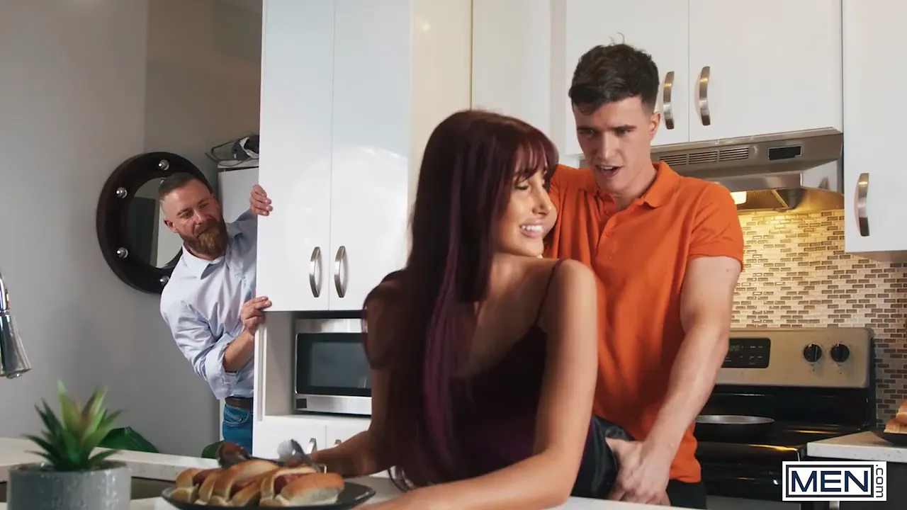 Gay reality video: Maverick Sun gets horny while his girlfriend cooks, then sneaks a