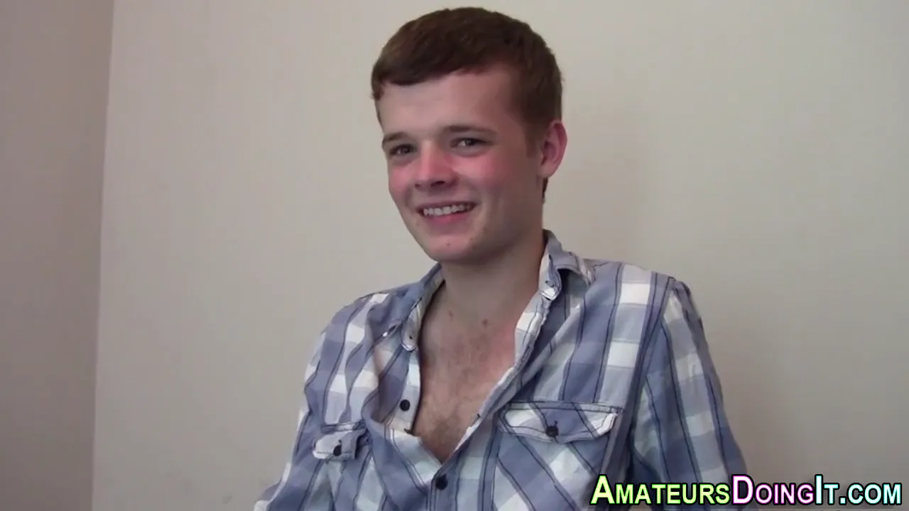 Twink amateur jizzes in POV solo video