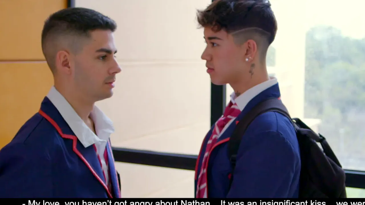 Gay twinks have bareback sex and blowjobs at the international college