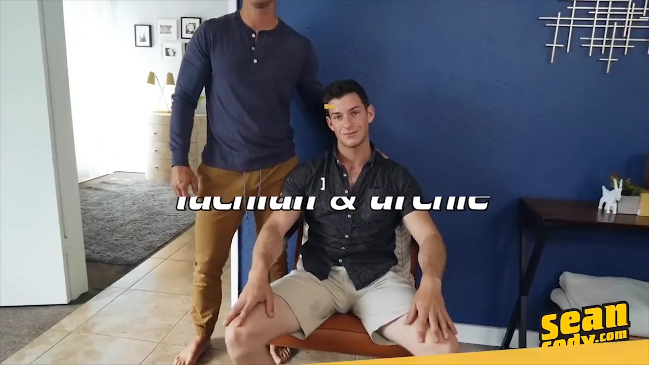 Gay muscle hunk Kaleb Stryker wanks to a naked cumshot compilation