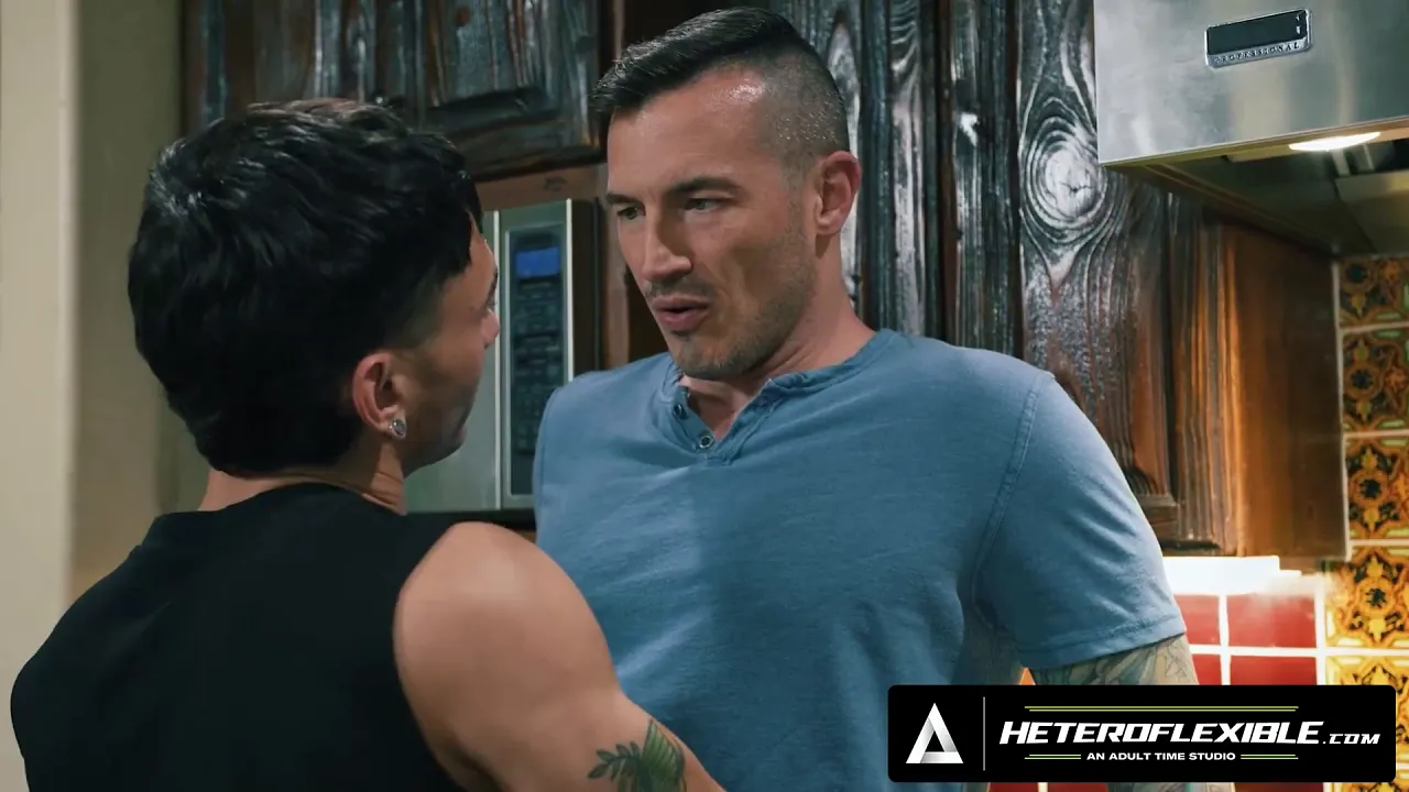 Gay bareback breeding and creampie with Derek Kage and Siren Santiago