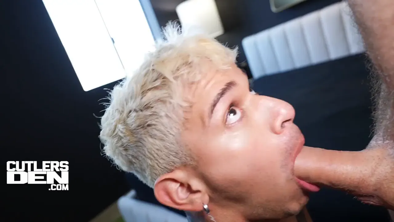 Gay muscle stud Mateo Tomas breeds boy David's tight hole with his big dick before