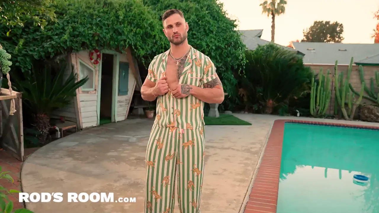 Ty Roderick and Blain O'Connor have bareback sex in RodsRoom
