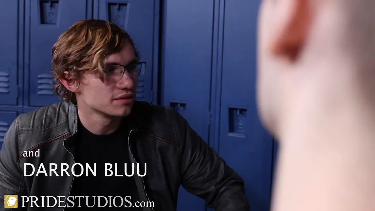 Gay video game nerd twink takes a big cock up his ass after blowjob