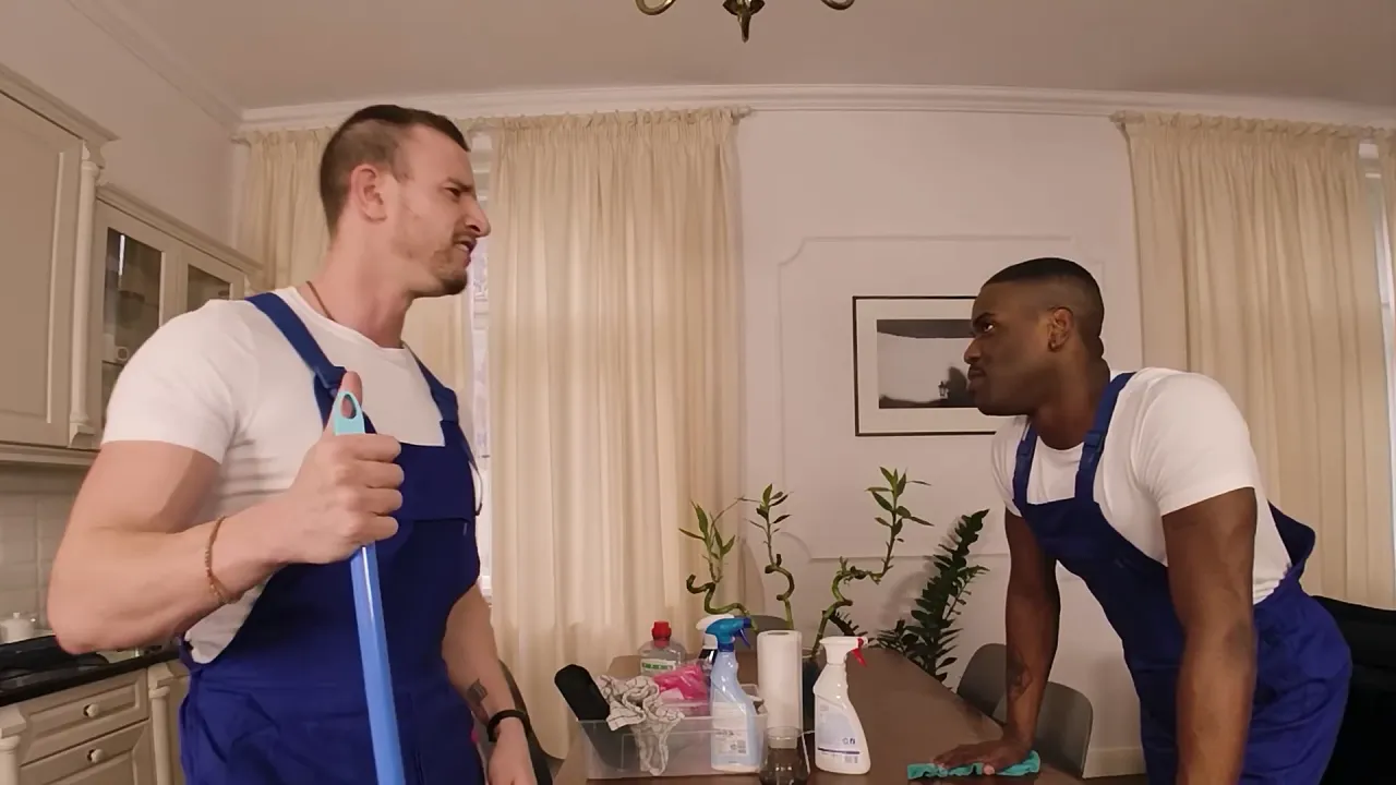 Gay man films himself getting fucked bareback by a black guy, then returns the favor