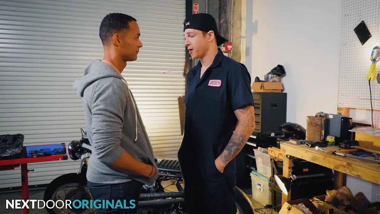 Muscular cocky top Jayden Marcos gets his bareback prick pricked by a hot mechanic AJ