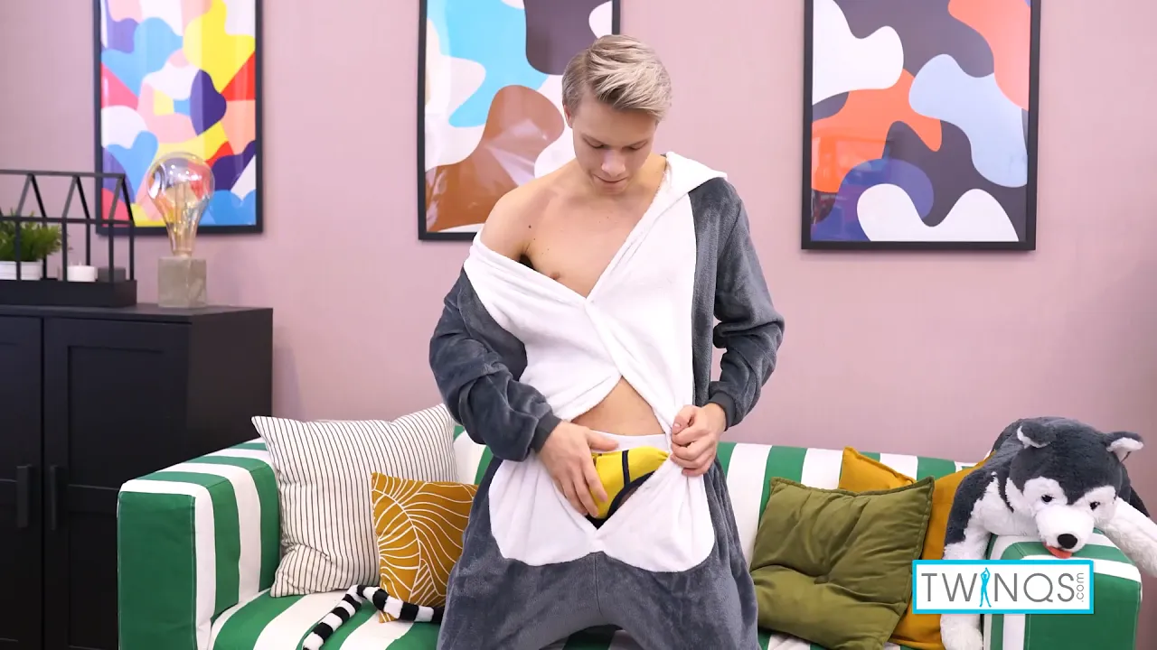 Twink Richard Baxter rubs and wanks his juicy cock to a solo cumshot