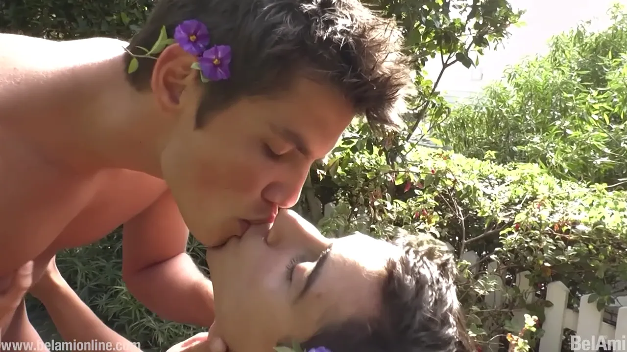 Gay college hunks have intense sex