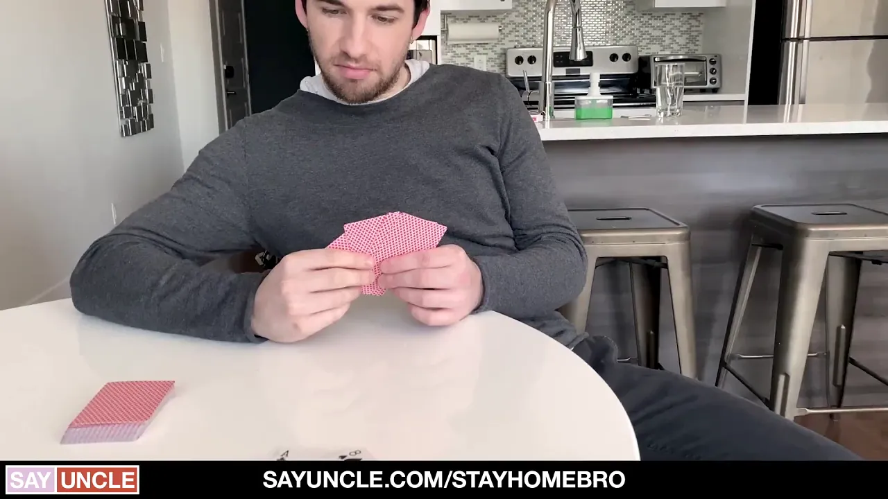Manuel Skye fucks Thyle Knoxx bareback during lockdown
