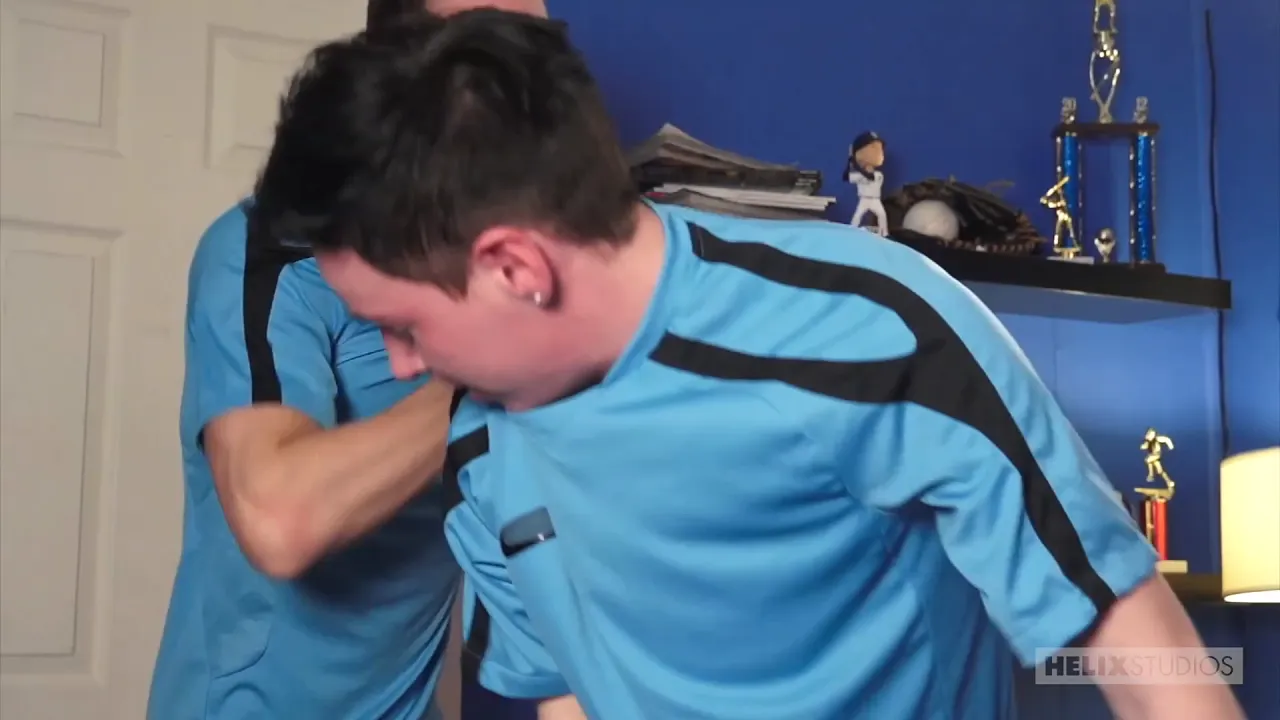 Gay twink Ezra Taylor gets bareback fucked by jock Hayden Clark