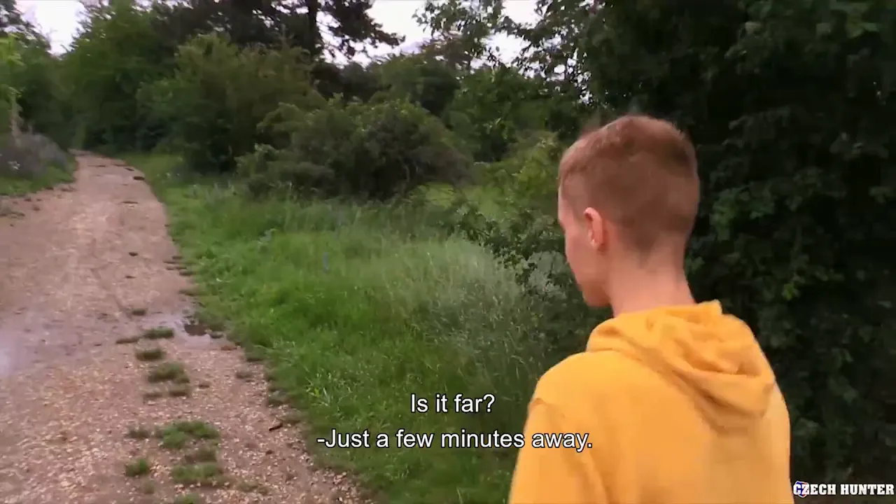 Czech Hunter 538 - Sexy guy offers to fuck twinks for money