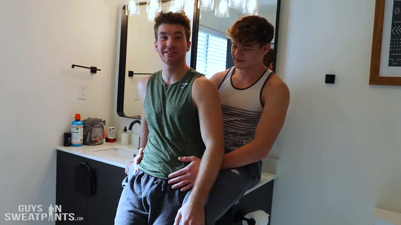 Twinks fuck muscle tattooed guy Oliver and blow him