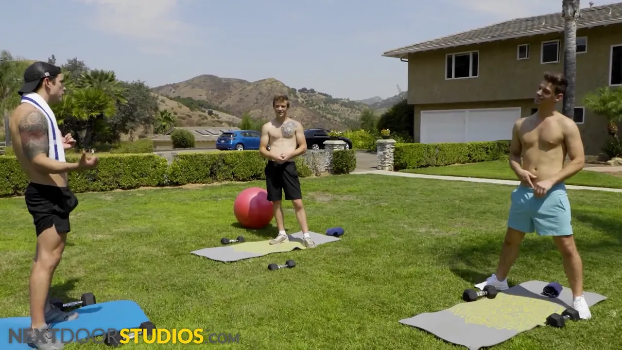 Twinks Michael DelRay and ScottFinn have raw bareback sex after a workout