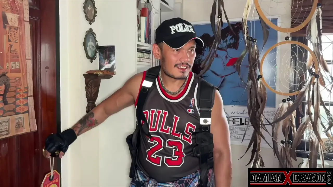 Gay muscle hunk Damian Dragon gets his big dick sucked and has group sex