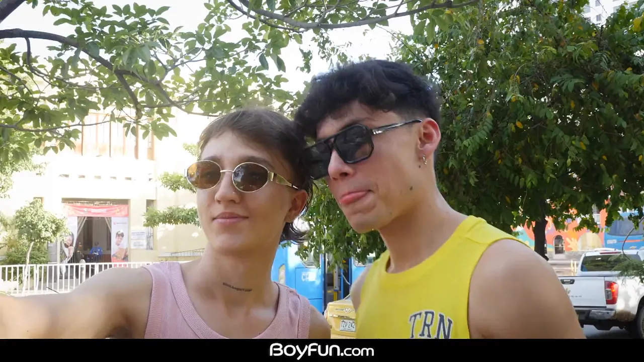 Tatted twink sucks and fucks his cute boyfriend before a huge cum shot