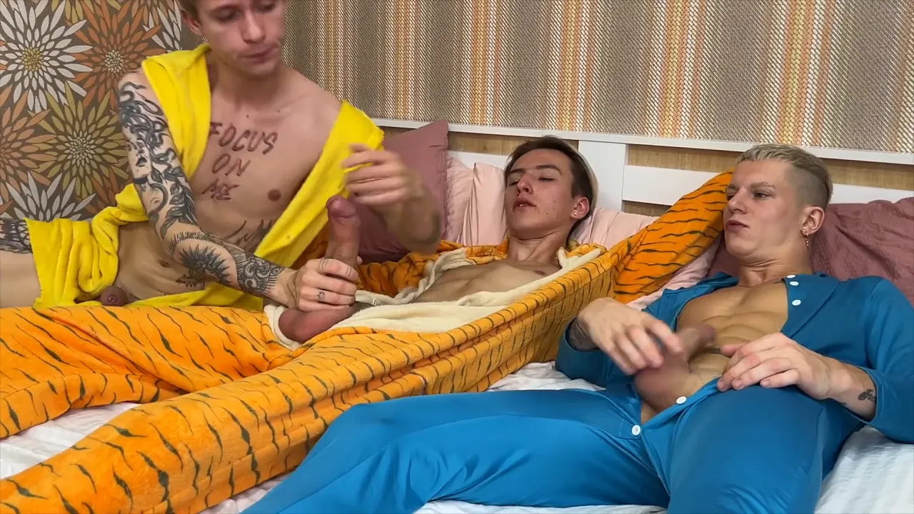 Twinks have bareback sex, give blowjobs and cumshots at a pajama party