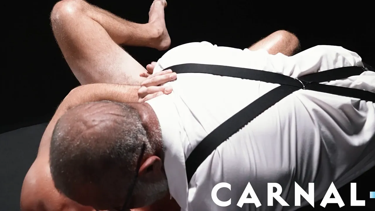 Bear daddy Felix Kamp spanks, fingers and gives a blowjob to his horny jock bottom in