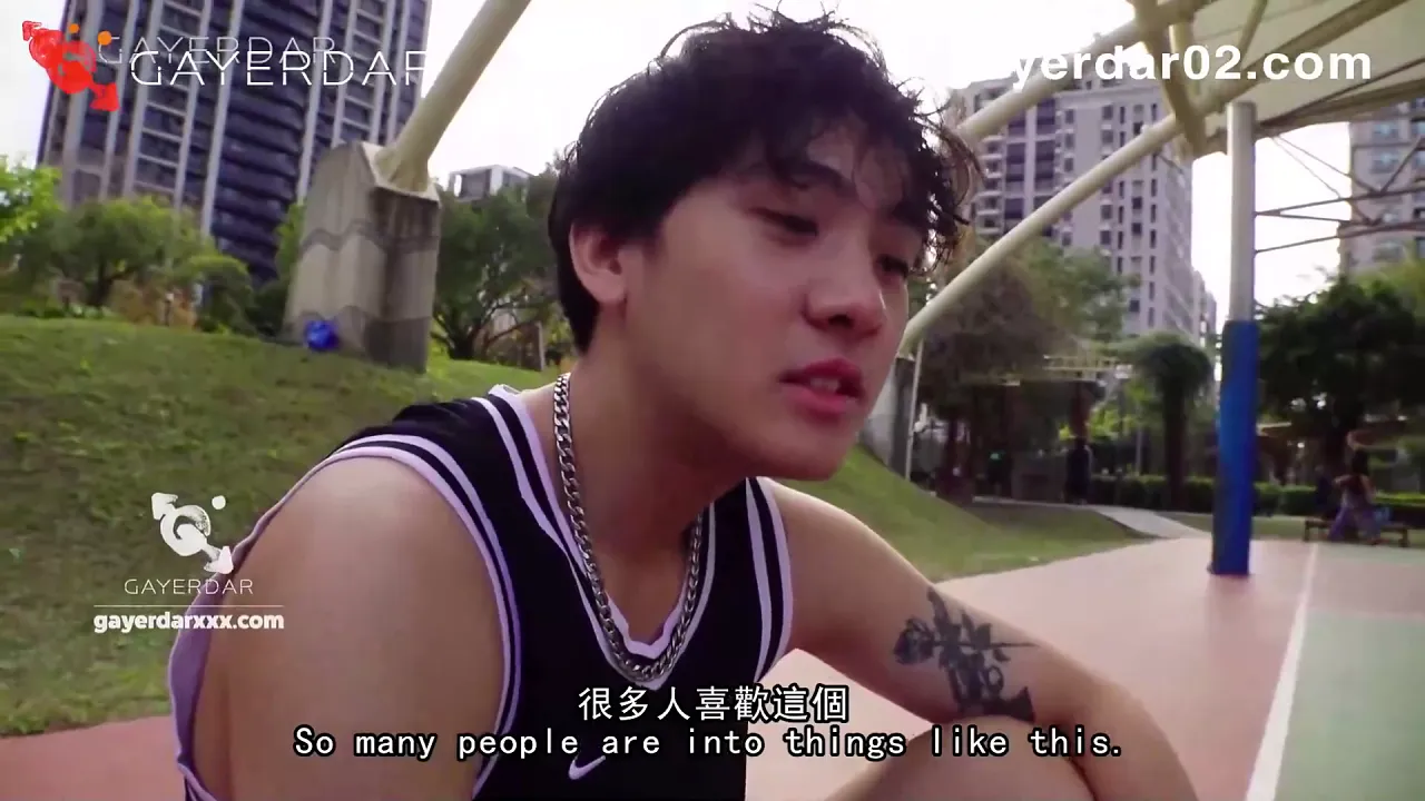Gay Asian basketball player gets a blowjob and handjob before cumming