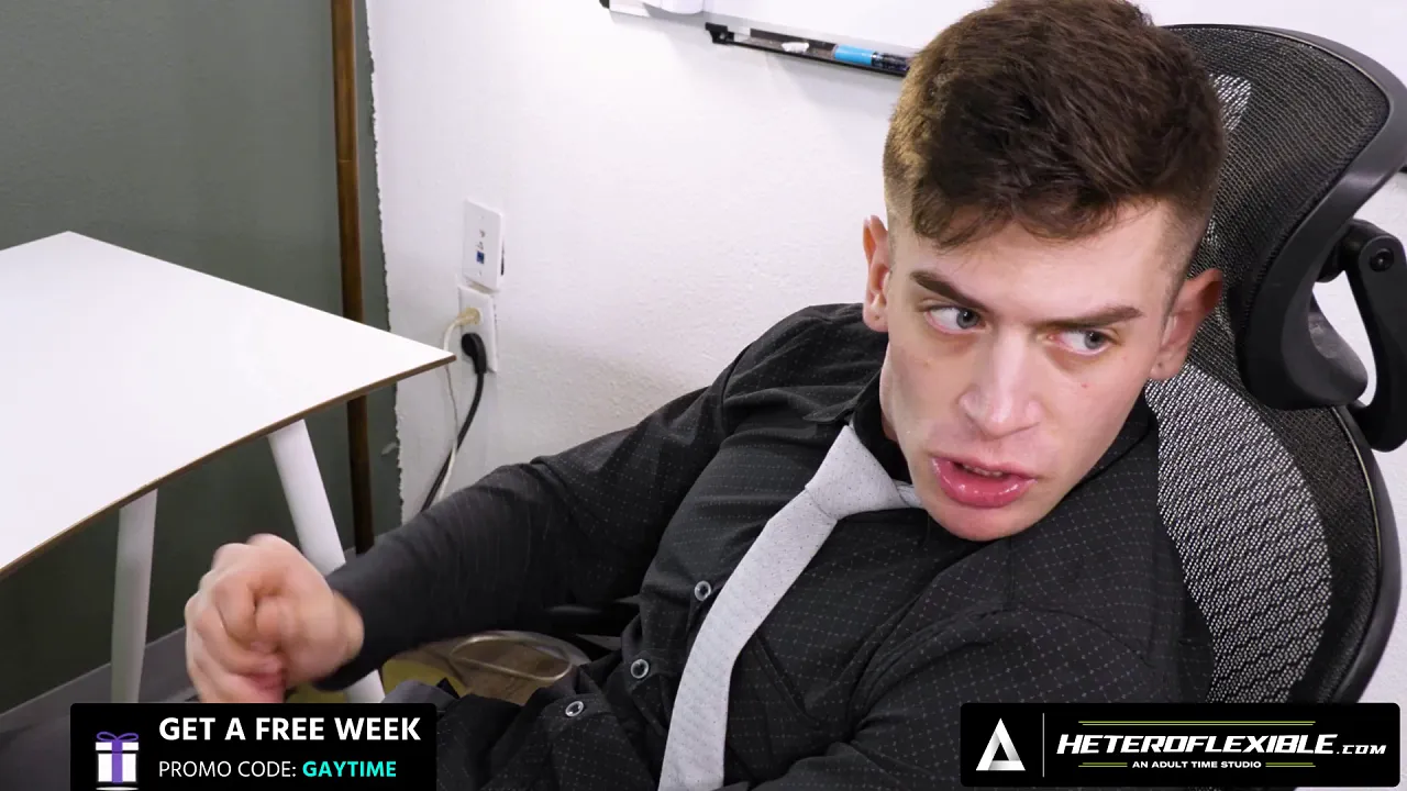 Straight guy Trevor Brooks gets fucked bareback by boss Jordan Starr
