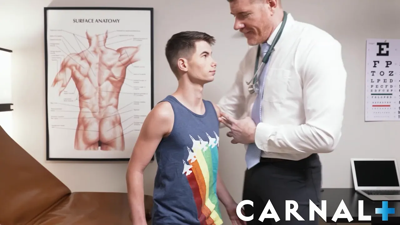 Muscle twink Maxwell Dawson gets fucked hard bareback by older man Dr. Wolf