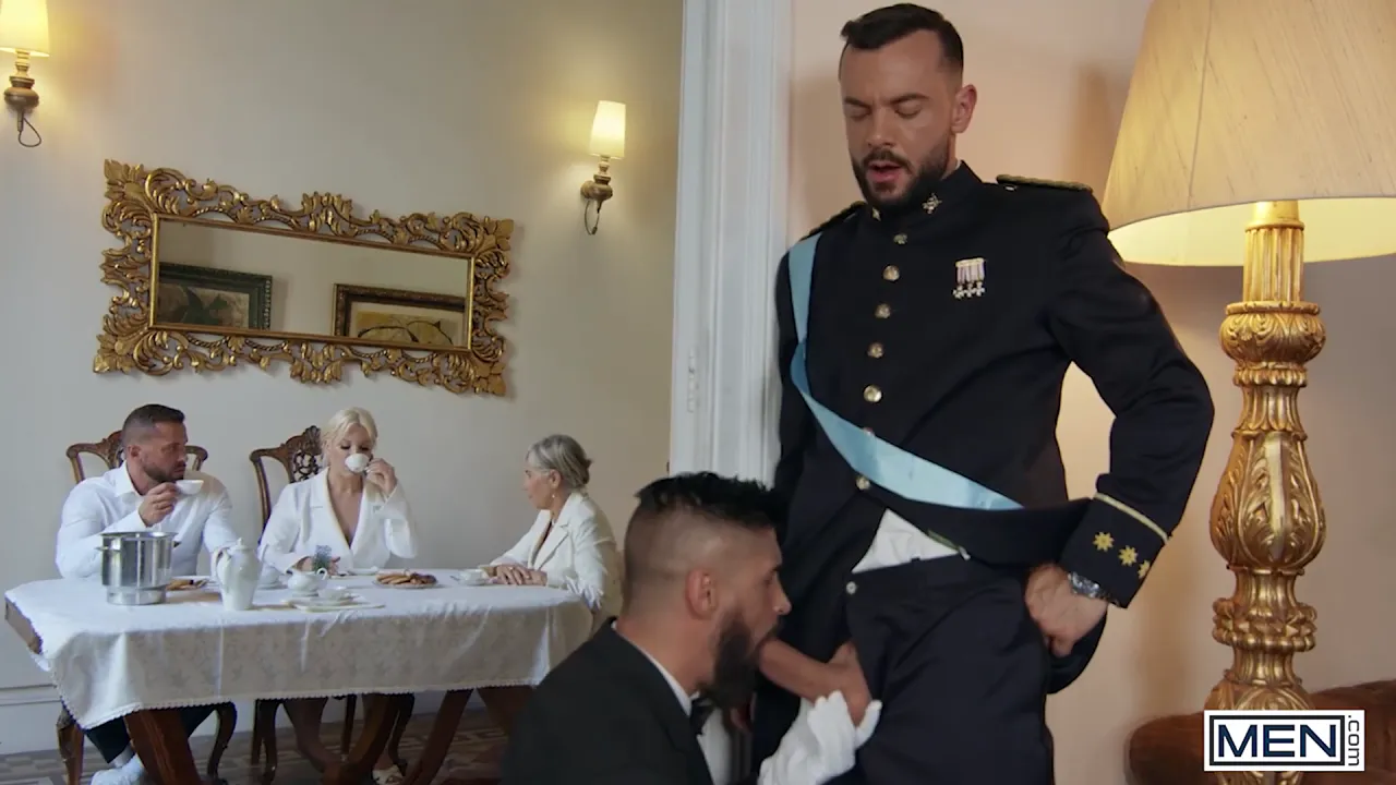 Gay bareback sex: Prince Sir Peter rims and fingers Justin Jett's tight hole, then fucks
