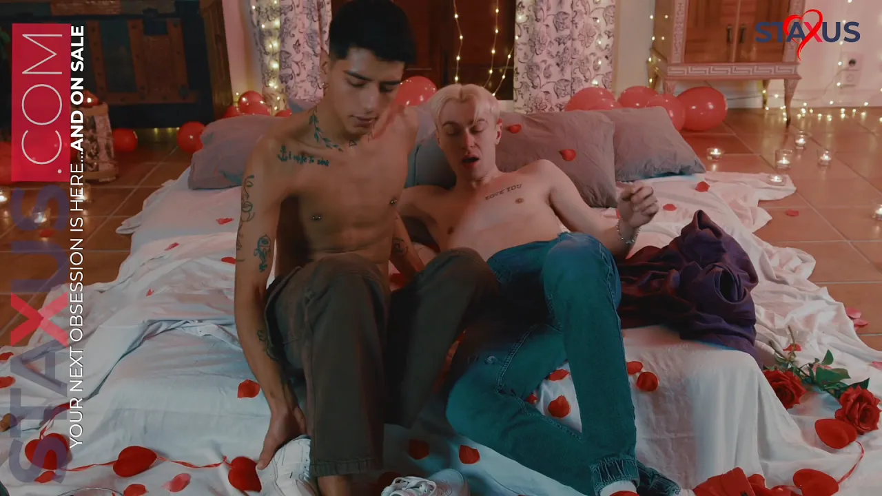 Hung twink gives multiple blowjobs to his anniversary gift, making him lose control