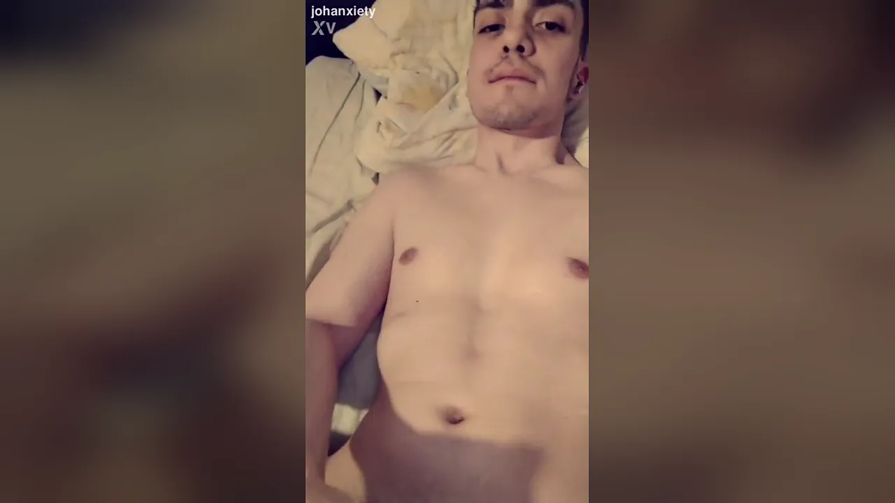 Young solo twink Johanxiety jacks off and cums on his face