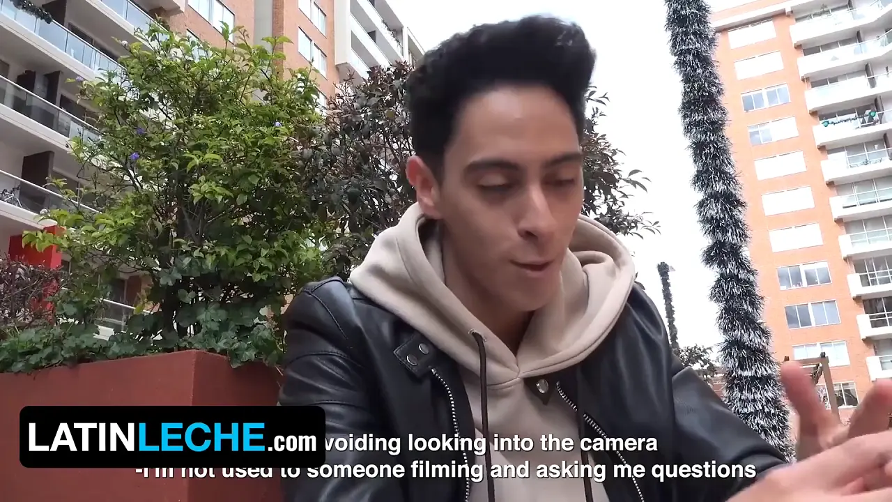 Latino solo male Vincent Landi gets fucked from behind for the first time by Nate Wayne