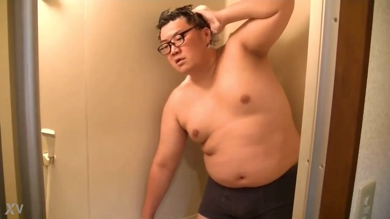 Japanese gay boy has sex with a fat man