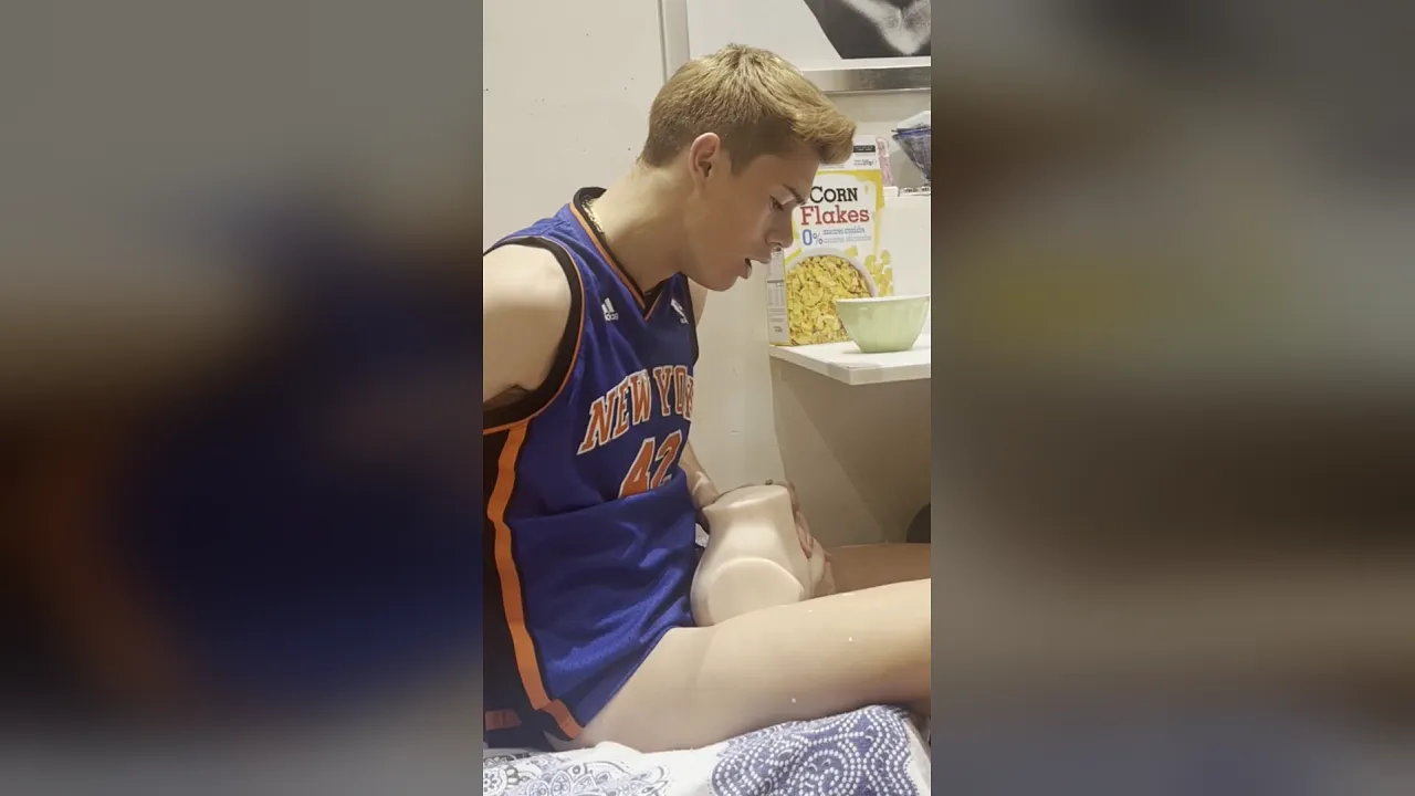 Gay twink Galiel Swan wanks to a hot jock cumshot