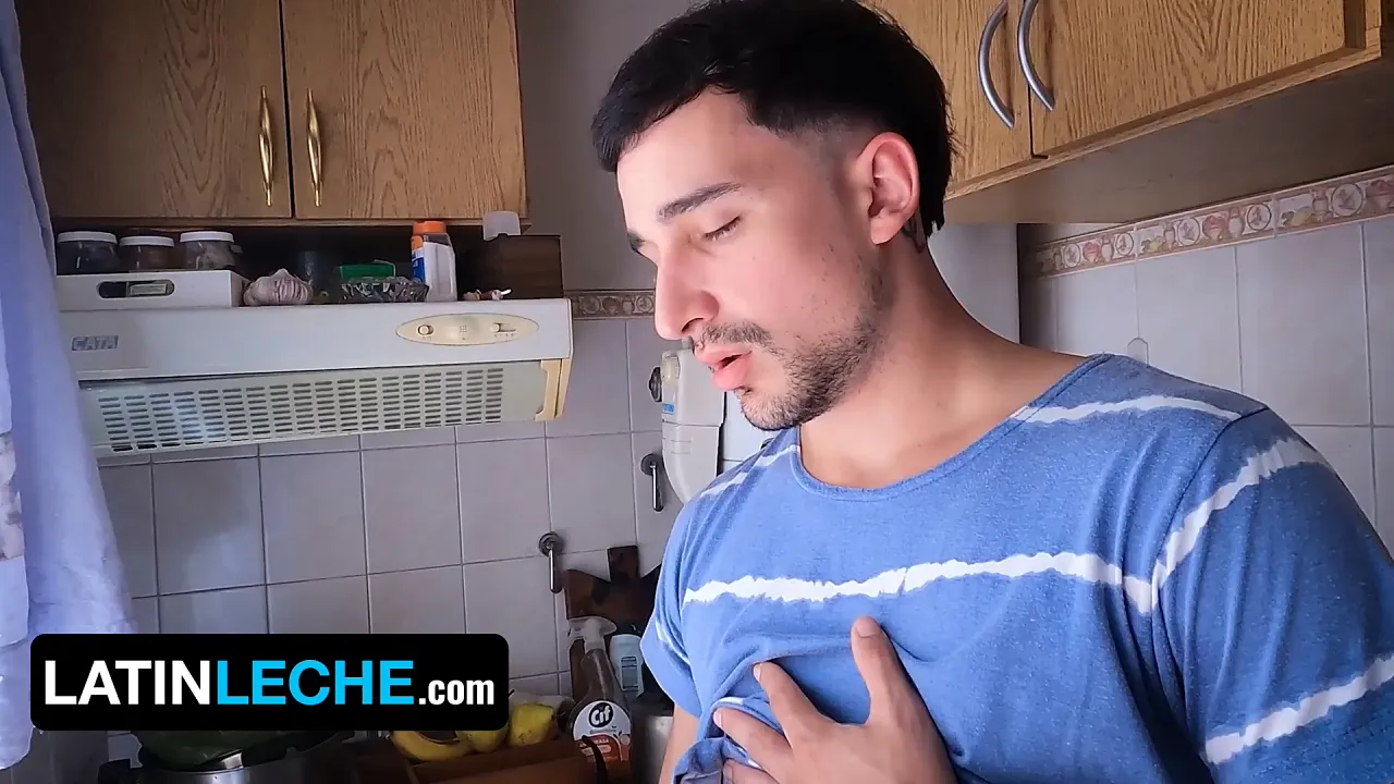 Latin jock Dragon Rojo fucks his first guy Luke Ryder in bareback gay sex