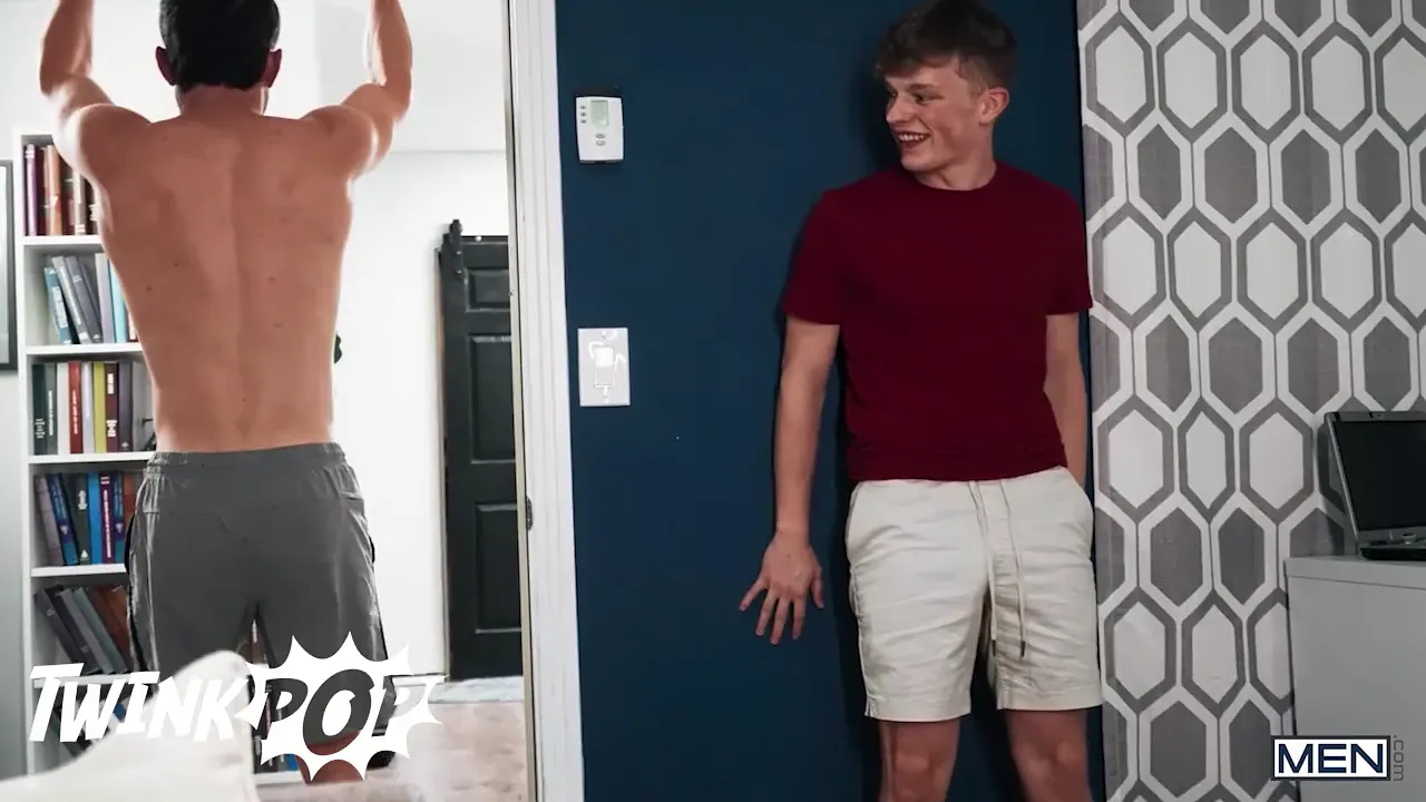 Twink Jay Stroke sucks Jake Preston's big cock before getting pounded hard