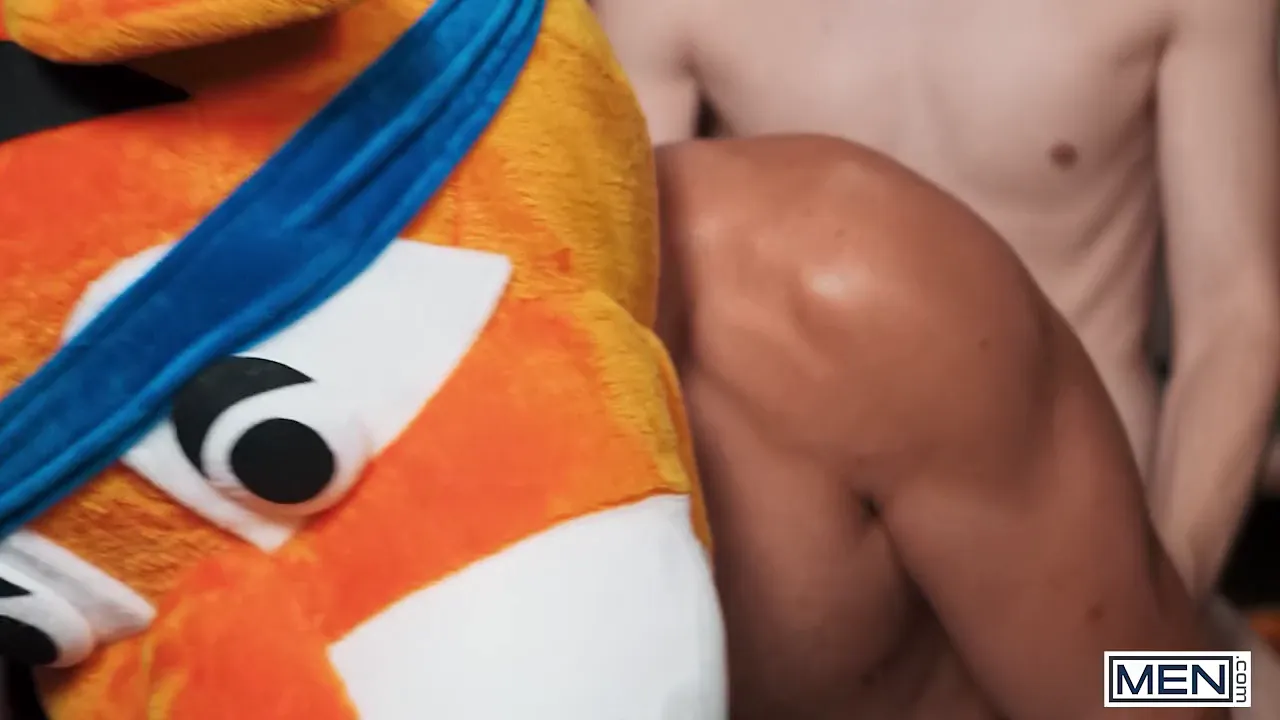 Gay twinks Jake Preston and Shamu Azizam have bareback oral sex