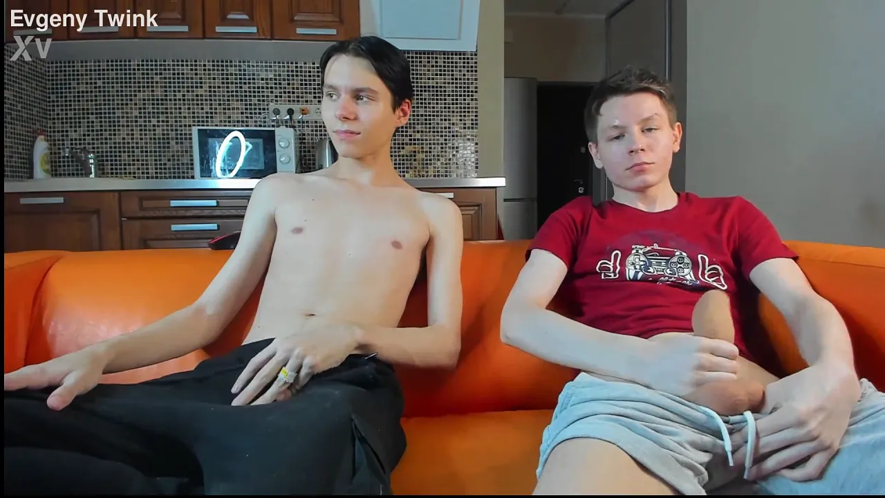 Twinks Evgeny and Sergey have a solo cum session in their student dorm