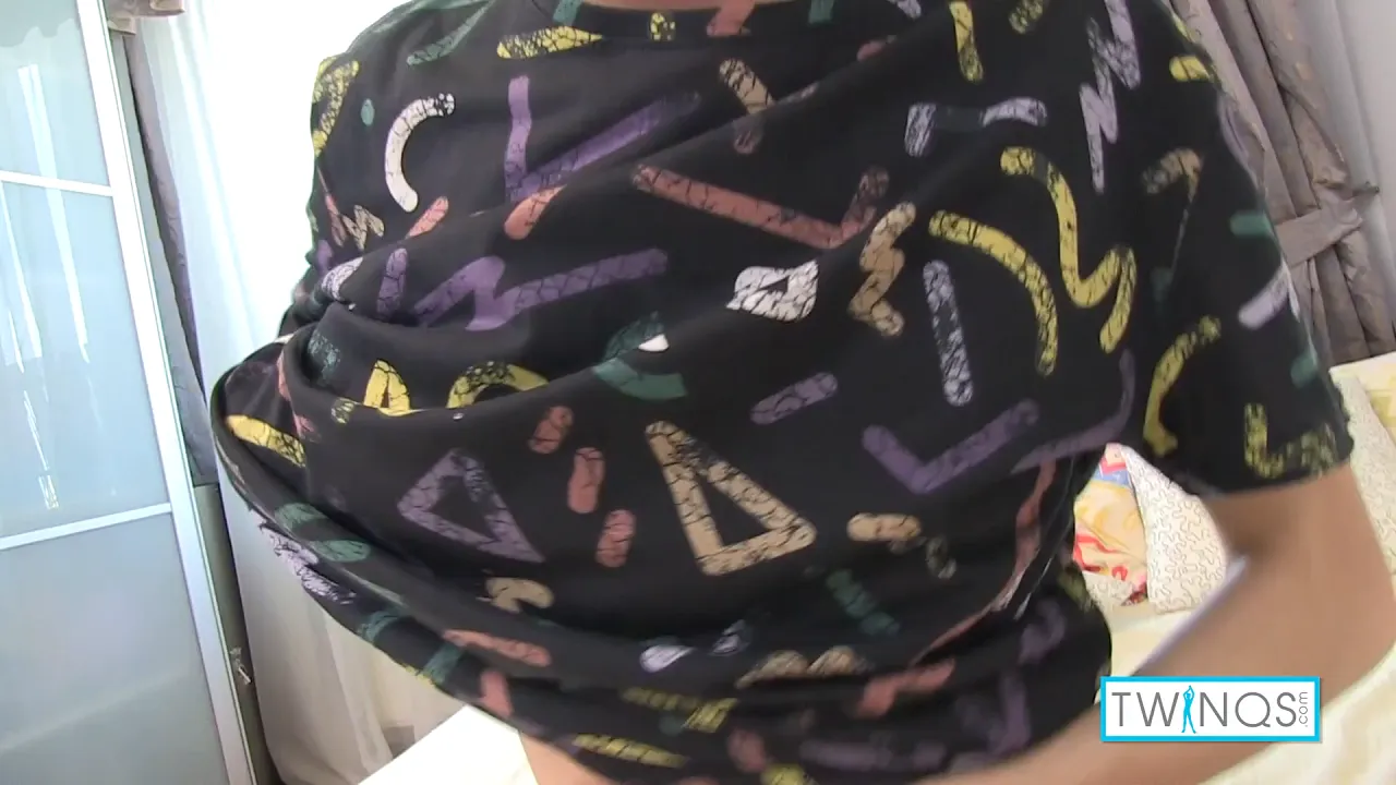 Gay twink Aaron uses a dildo to fuck his own ass and jacks off