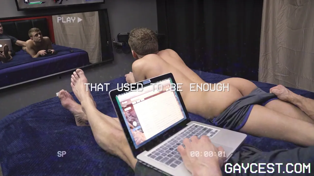 Muscle doctor Legrand Wolf breeds bottom twink Blake Ellis bareback while Myles Landon
